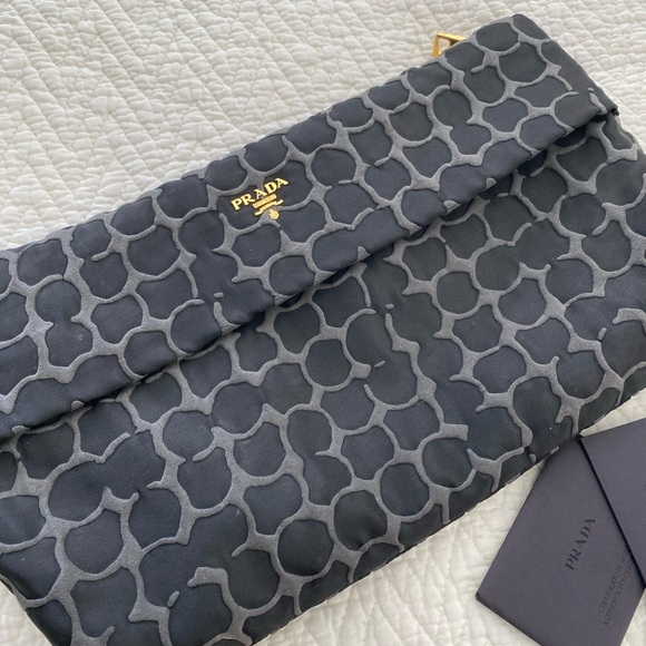 Authentic Parada envelope handbag - Picture 9 of 11